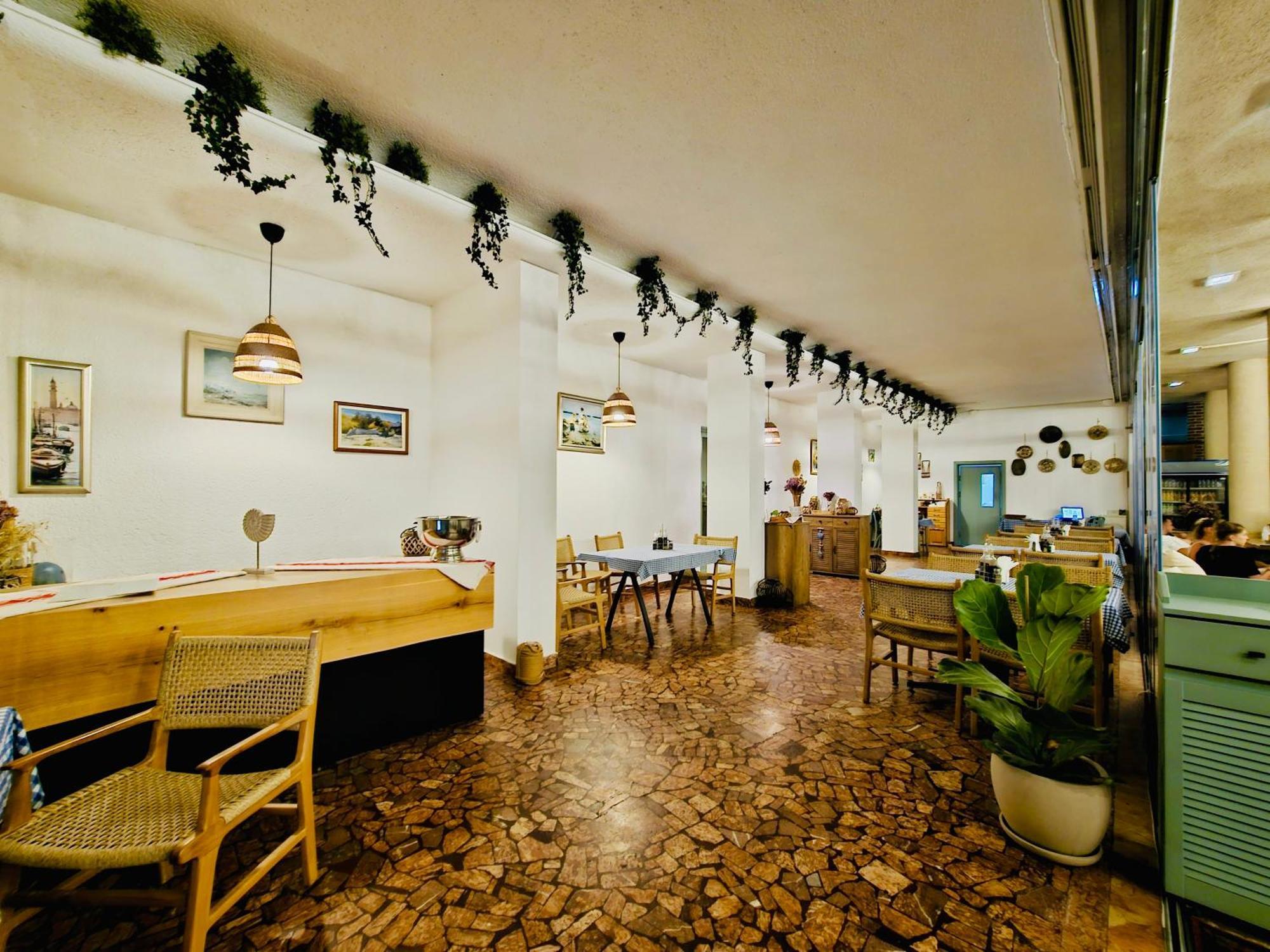 Hotel Carmen Eforie Nord Esterno foto